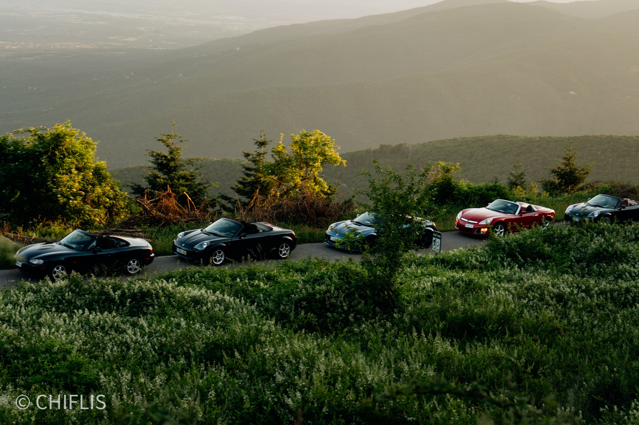 Convoy de RiotPursuit ascendiendo por el Montseny